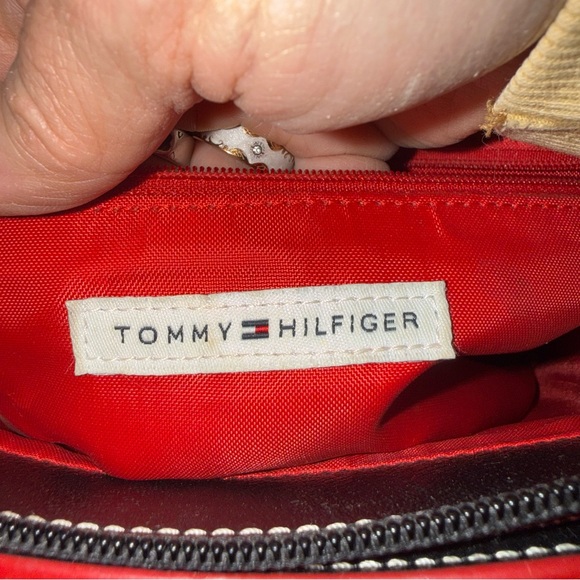 Tommy Hilfiger Black and Red Shoulder Bag - Picture 4 of 9